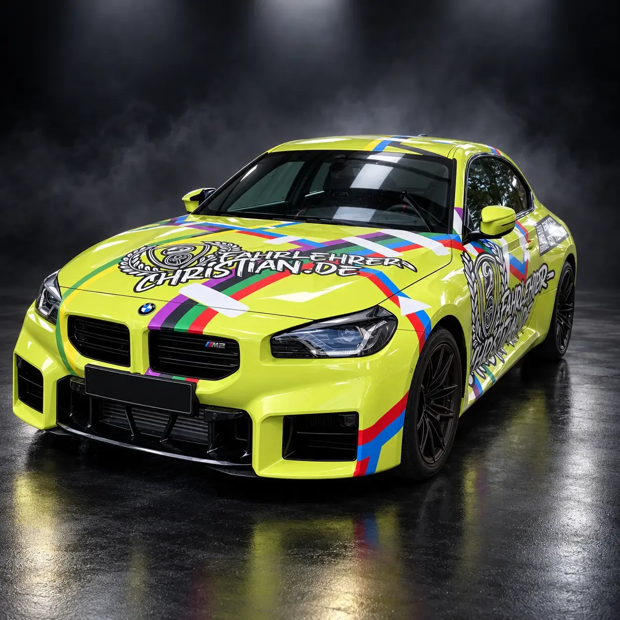 Designmotiv: BMW M2 in Gelb mit dem Schriftzug fahrlehrer-christian.de