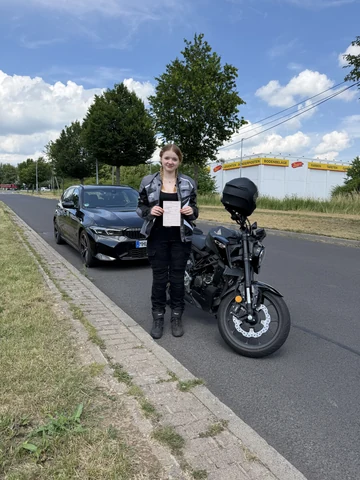 Bestandene Führerscheinprüfung — Nicole